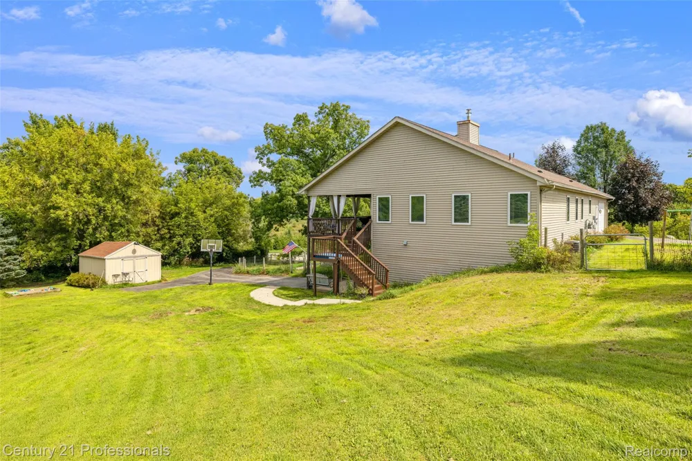 10770 Gloria Greer Lane Rose Township, MI 48442