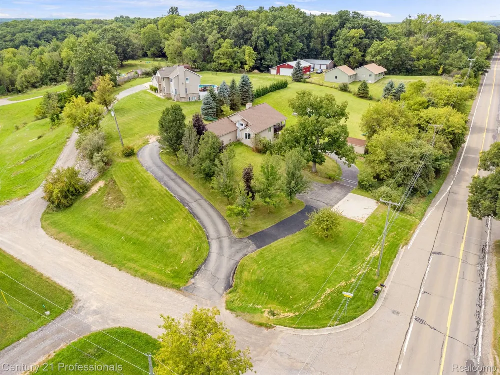 10770 Gloria Greer Lane Rose Township, MI 48442