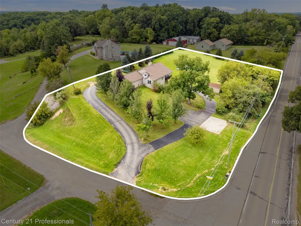 10770 Gloria Greer Lane Rose Township, MI 48442