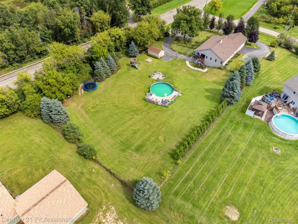 10770 Gloria Greer Lane Rose Township, MI 48442