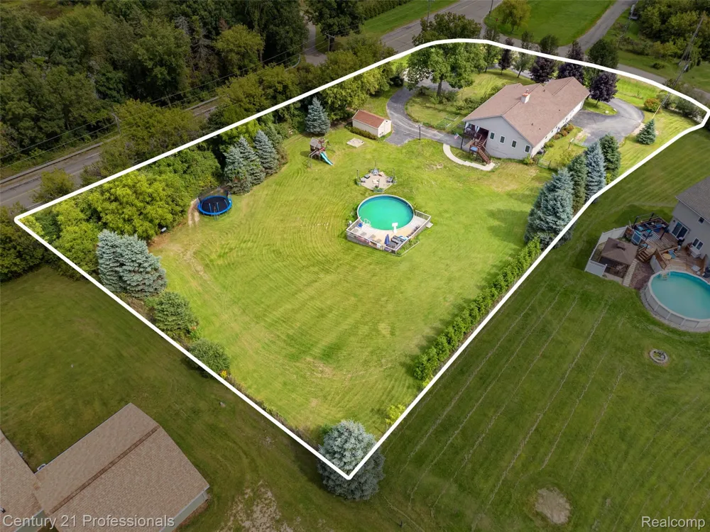 10770 Gloria Greer Lane Rose Township, MI 48442