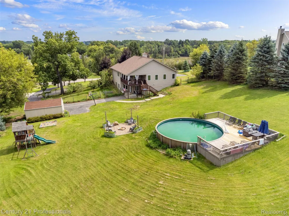 10770 Gloria Greer Lane Rose Township, MI 48442