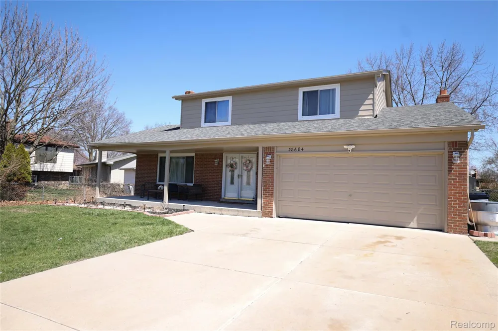 38684 Pinebrook Drive Sterling Heights City, MI 48310