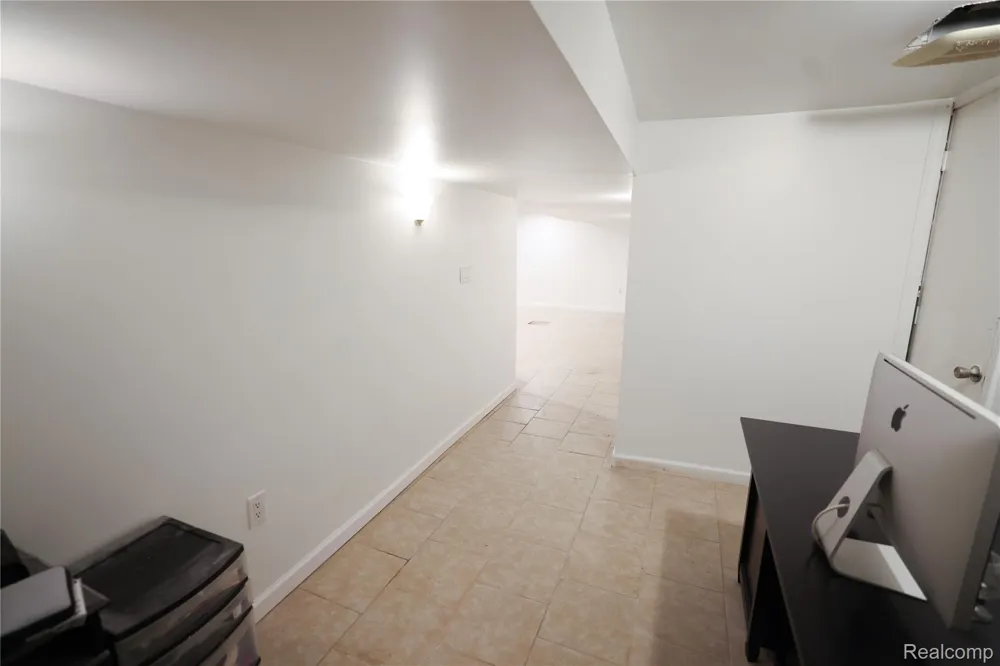 38684 Pinebrook Drive Sterling Heights City, MI 48310