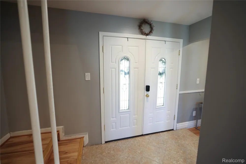 38684 Pinebrook Drive Sterling Heights City, MI 48310