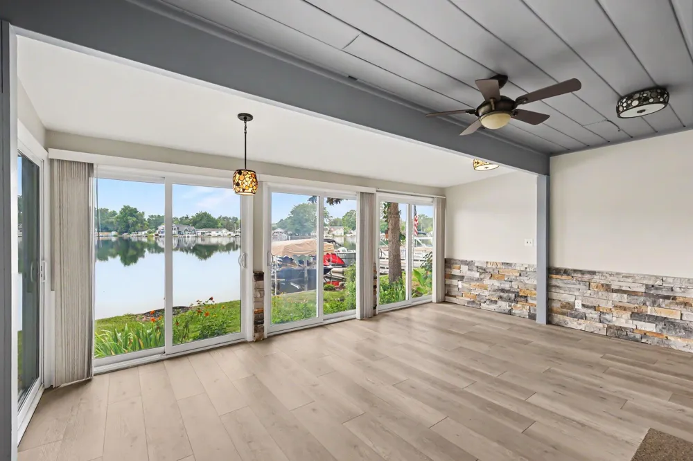 231 Lakeside Drive Leoni Township, MI 49254
