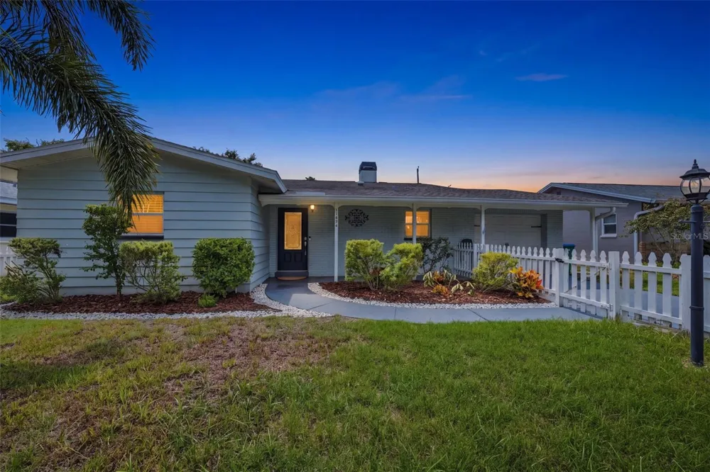 11084 102ND TERRACE Seminole, FL 33778