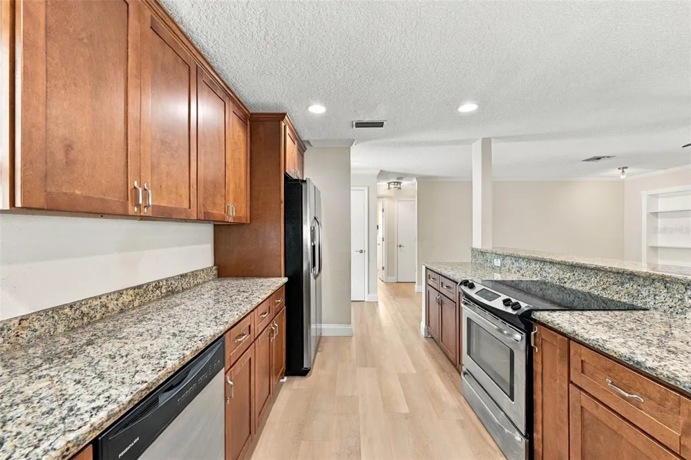 11084 102ND TERRACE Seminole, FL 33778
