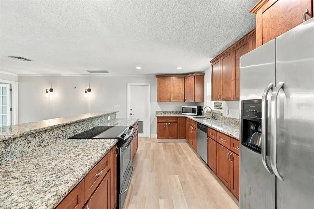 11084 102ND TERRACE Seminole, FL 33778