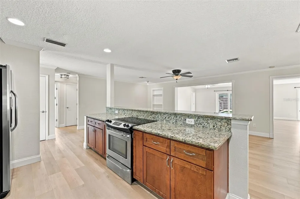 11084 102ND TERRACE Seminole, FL 33778