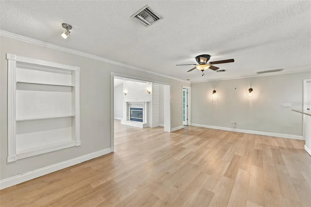 11084 102ND TERRACE Seminole, FL 33778