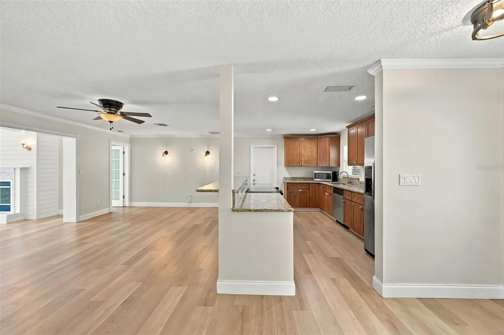 11084 102ND TERRACE Seminole, FL 33778