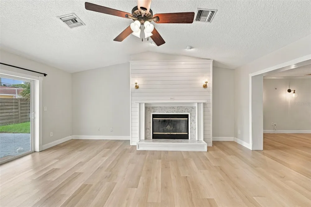 11084 102ND TERRACE Seminole, FL 33778