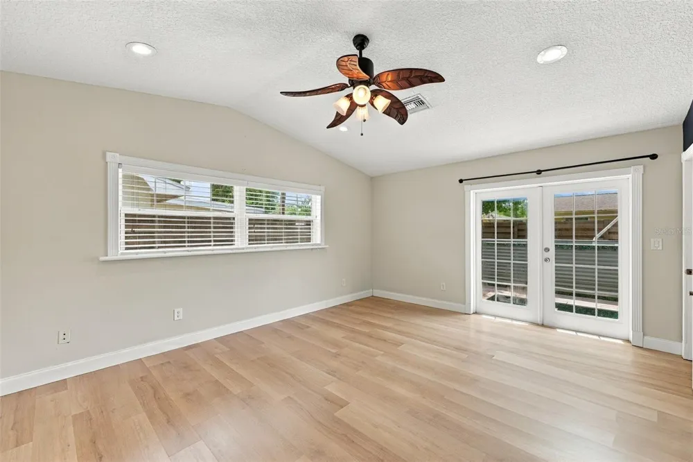 11084 102ND TERRACE Seminole, FL 33778