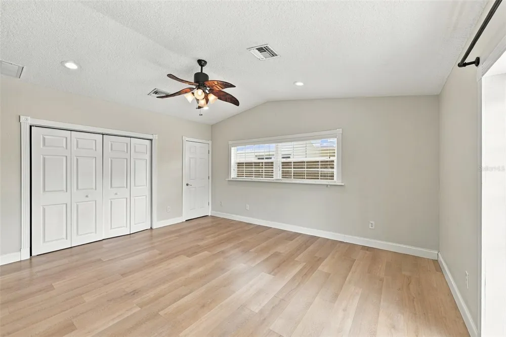 11084 102ND TERRACE Seminole, FL 33778