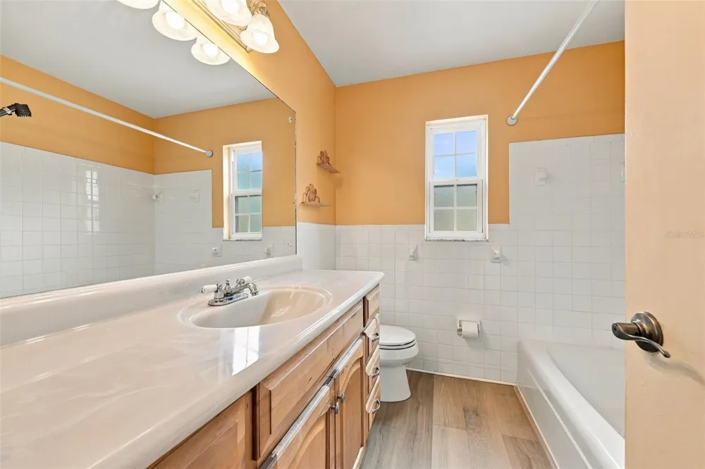 11084 102ND TERRACE Seminole, FL 33778