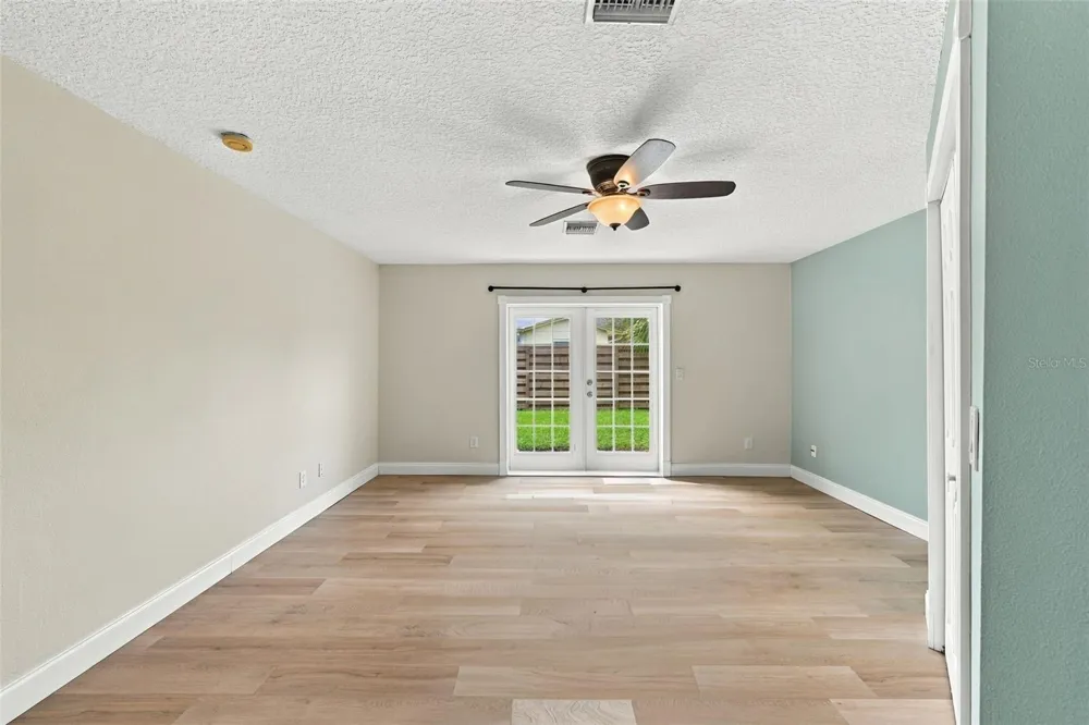 11084 102ND TERRACE Seminole, FL 33778