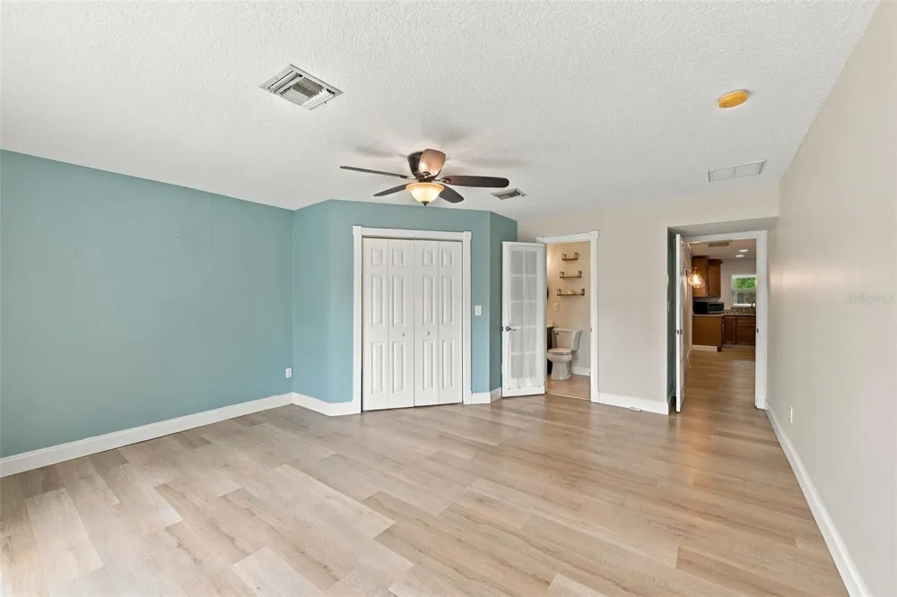 11084 102ND TERRACE Seminole, FL 33778