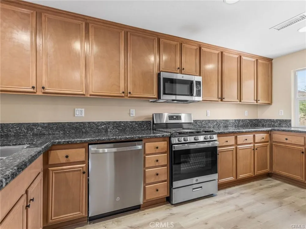 14975 S Highland #77 Fontana, CA 92336