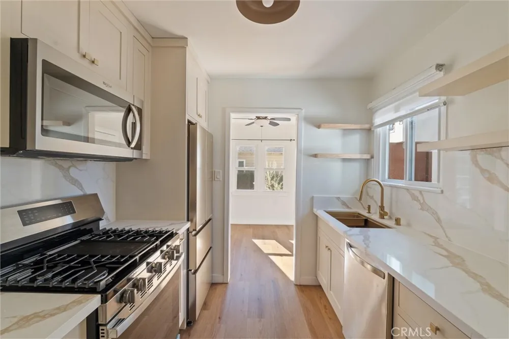 2083 Parnell Way Altadena, CA 91001
