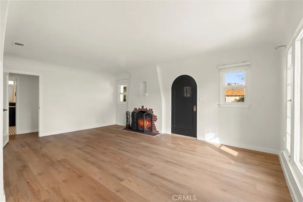 2083 Parnell Way Altadena, CA 91001