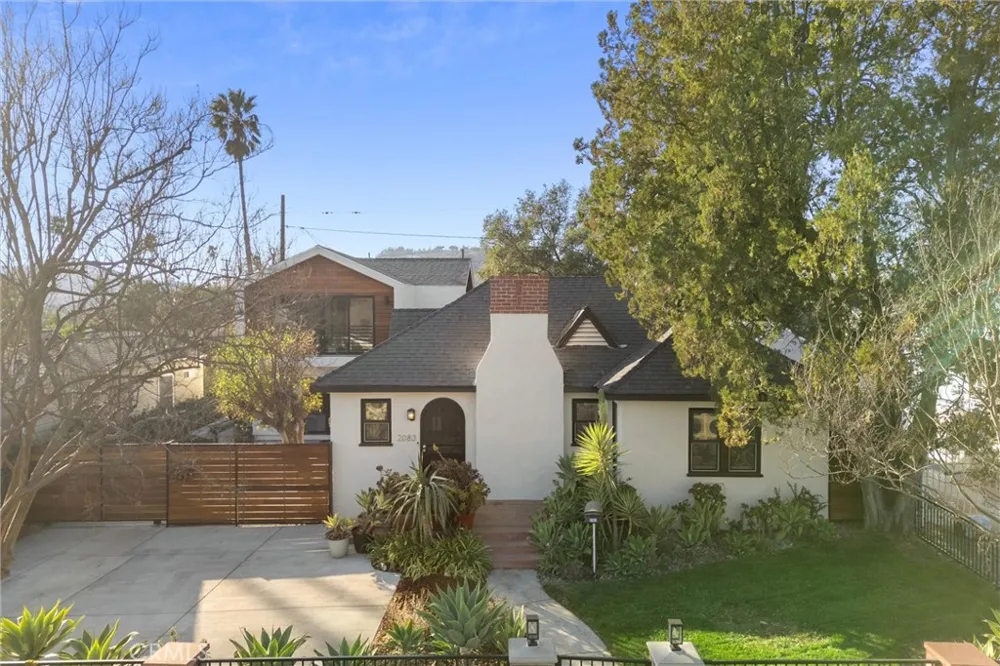2083 Parnell Way Altadena, CA 91001
