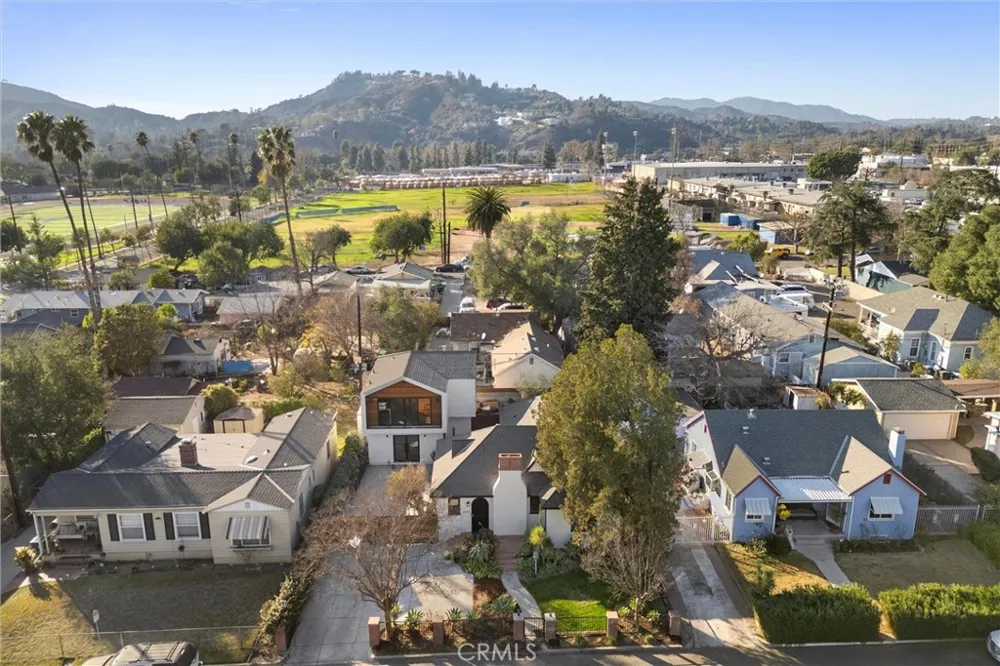 2083 Parnell Way Altadena, CA 91001