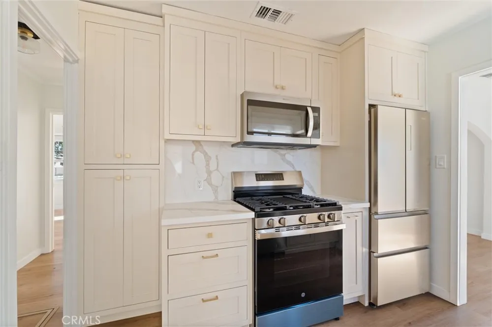 2083 Parnell Way Altadena, CA 91001