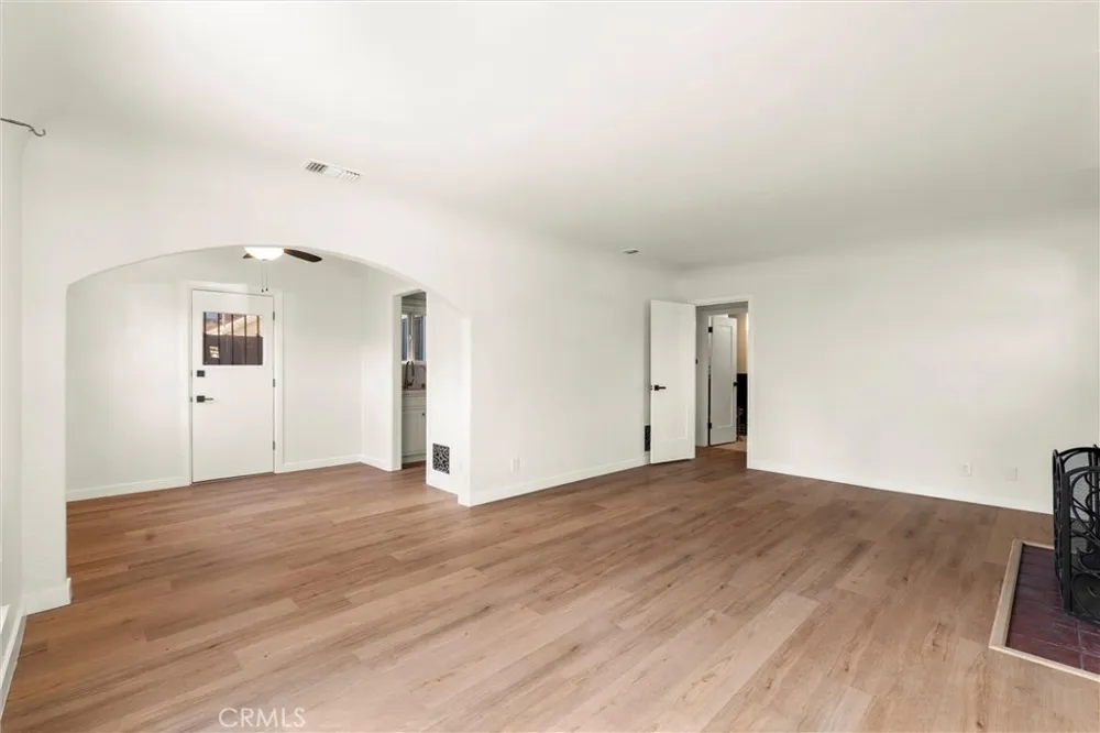 2083 Parnell Way Altadena, CA 91001