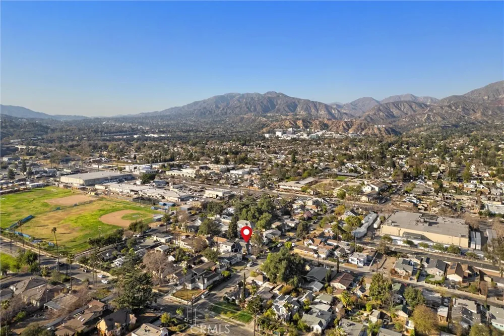 2083 Parnell Way Altadena, CA 91001