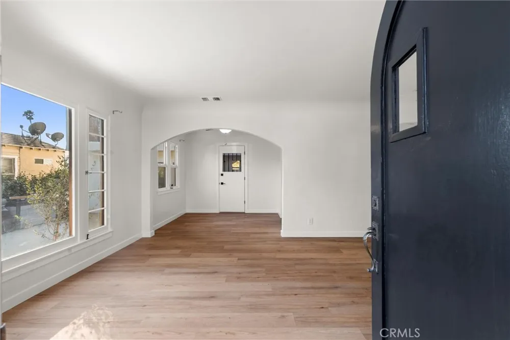 2083 Parnell Way Altadena, CA 91001