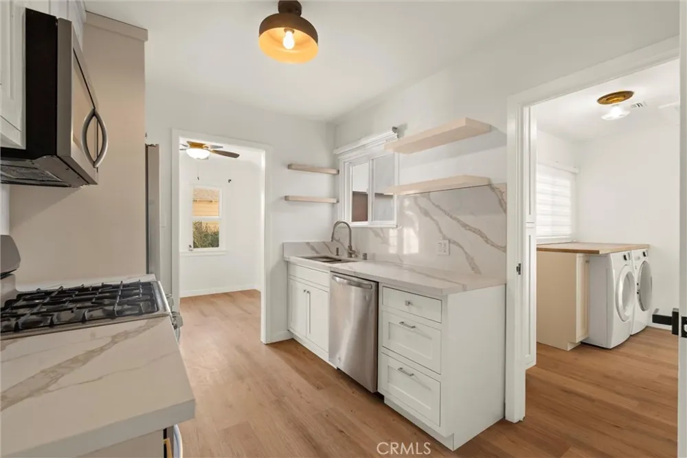 2083 Parnell Way Altadena, CA 91001