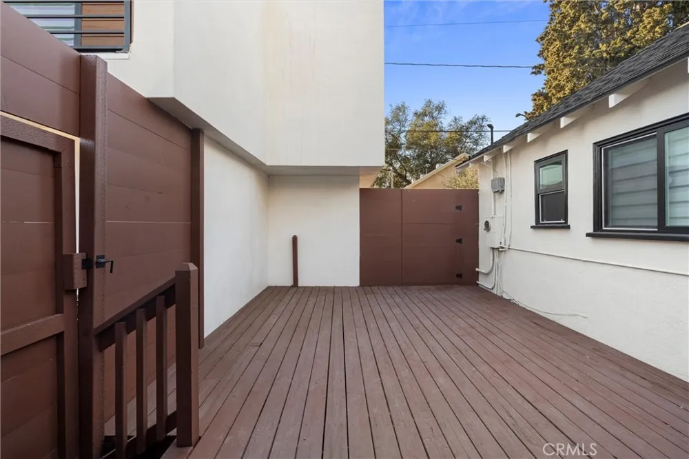 2083 Parnell Way Altadena, CA 91001