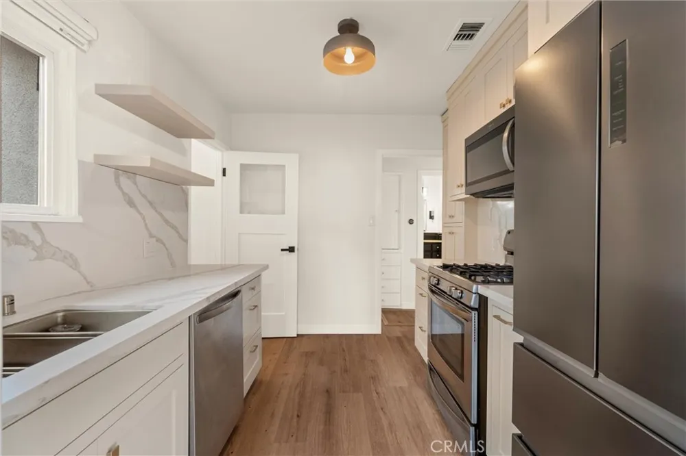 2083 Parnell Way Altadena, CA 91001