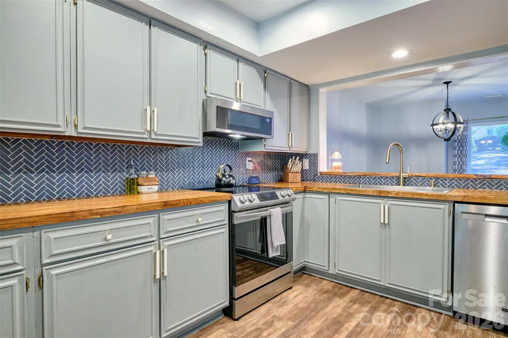 34 Old Post Road Lake Wylie, SC 29710
