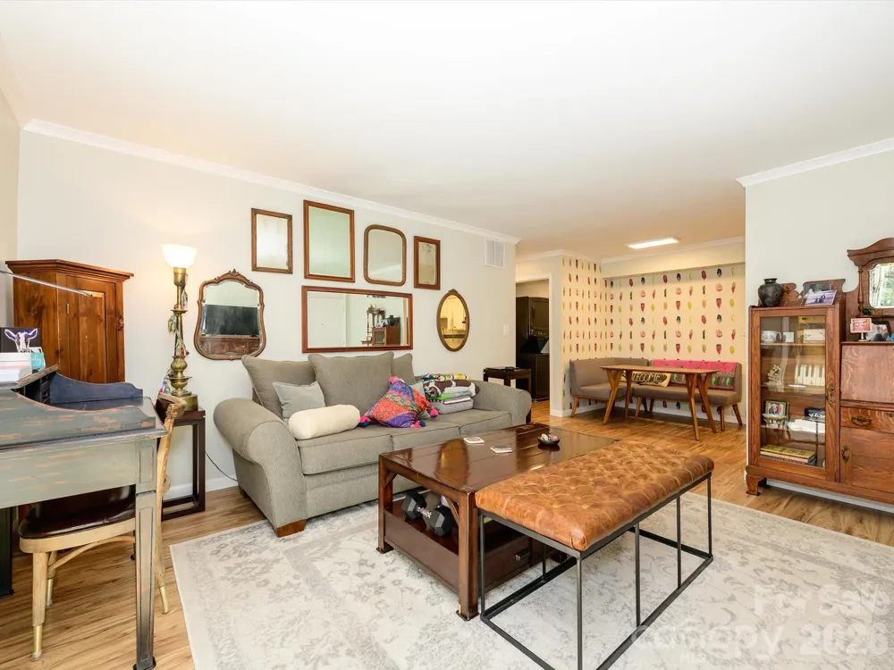 4743 Hedgemore Drive Charlotte, NC 28209