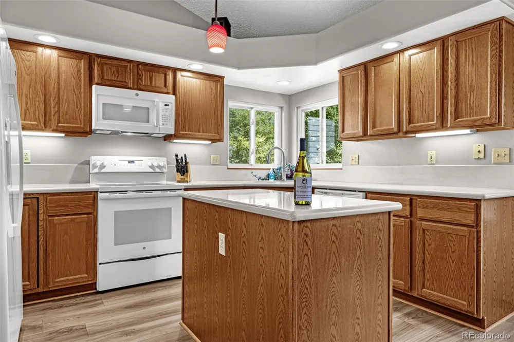 6075 Whirlwind Drive Colorado Springs, CO 80923