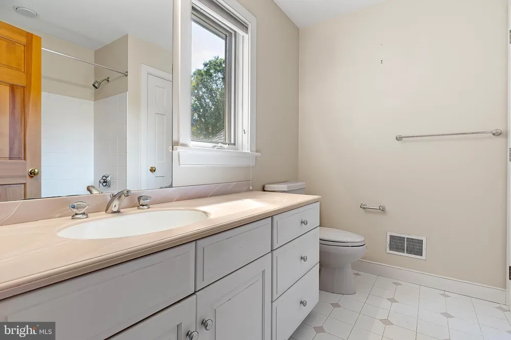 309 PENTLAND Wilmington, DE 19807