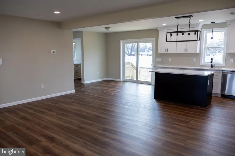 207 SUMNER STREET Buena, NJ 08326
