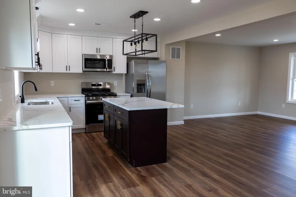 207 SUMNER STREET Buena, NJ 08326