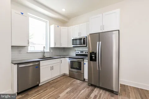 1433 BROWN STREET #3