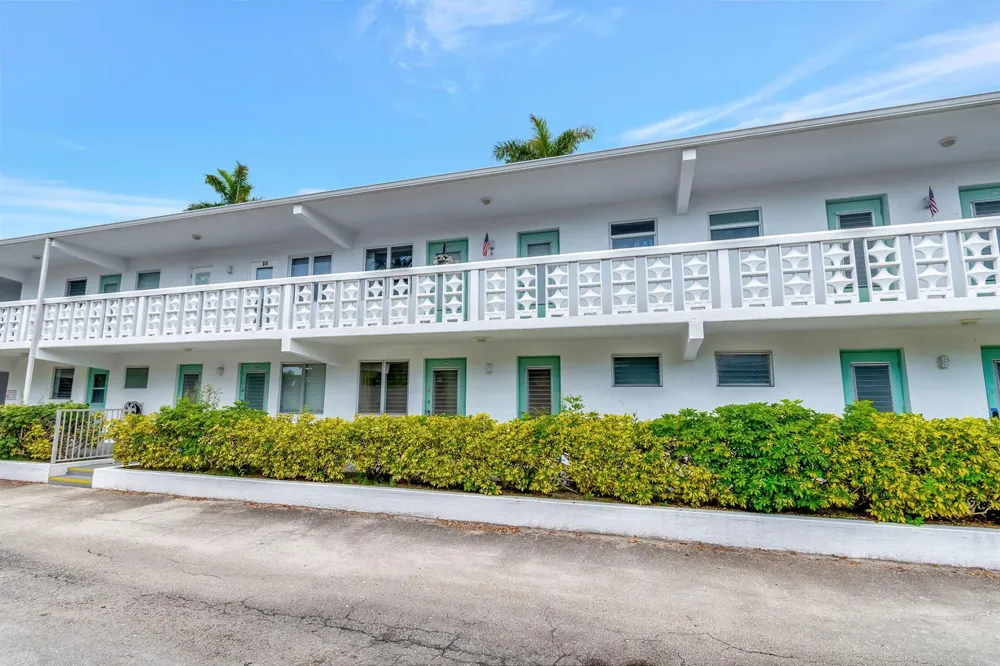 2161 NE 42nd Court Lighthouse Point, FL 33064