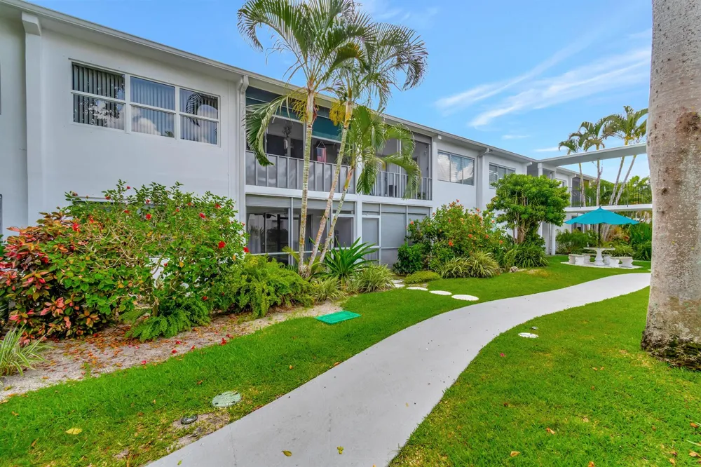 2161 NE 42nd Court Lighthouse Point, FL 33064