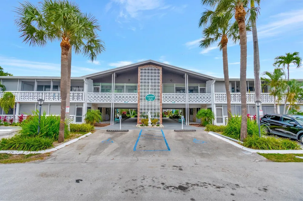 2161 NE 42nd Court Lighthouse Point, FL 33064