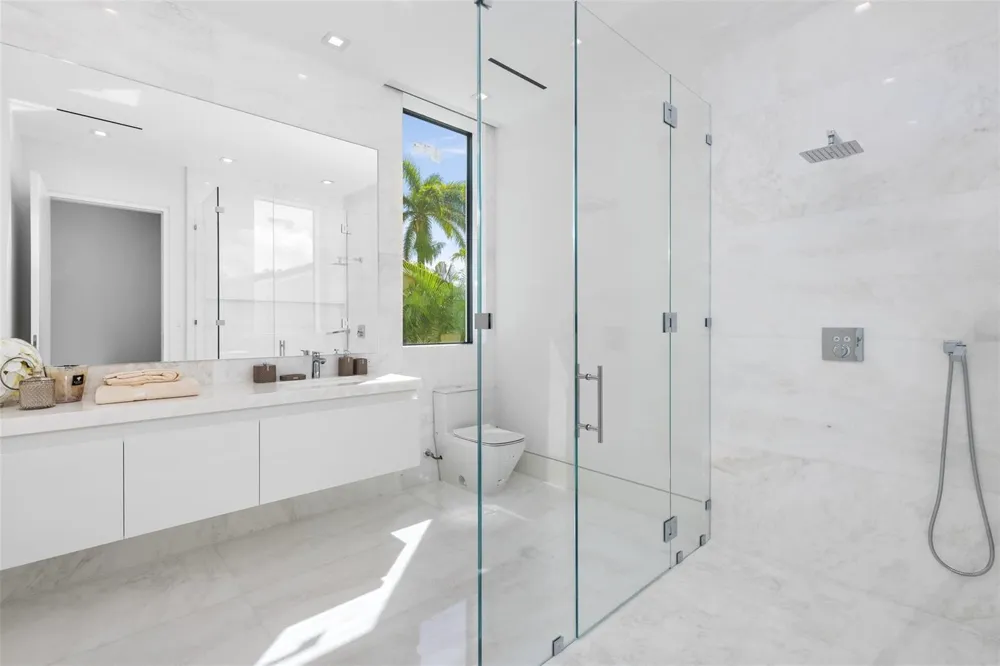 68 ISLA BAHIA DRIVE Fort Lauderdale, FL 33316