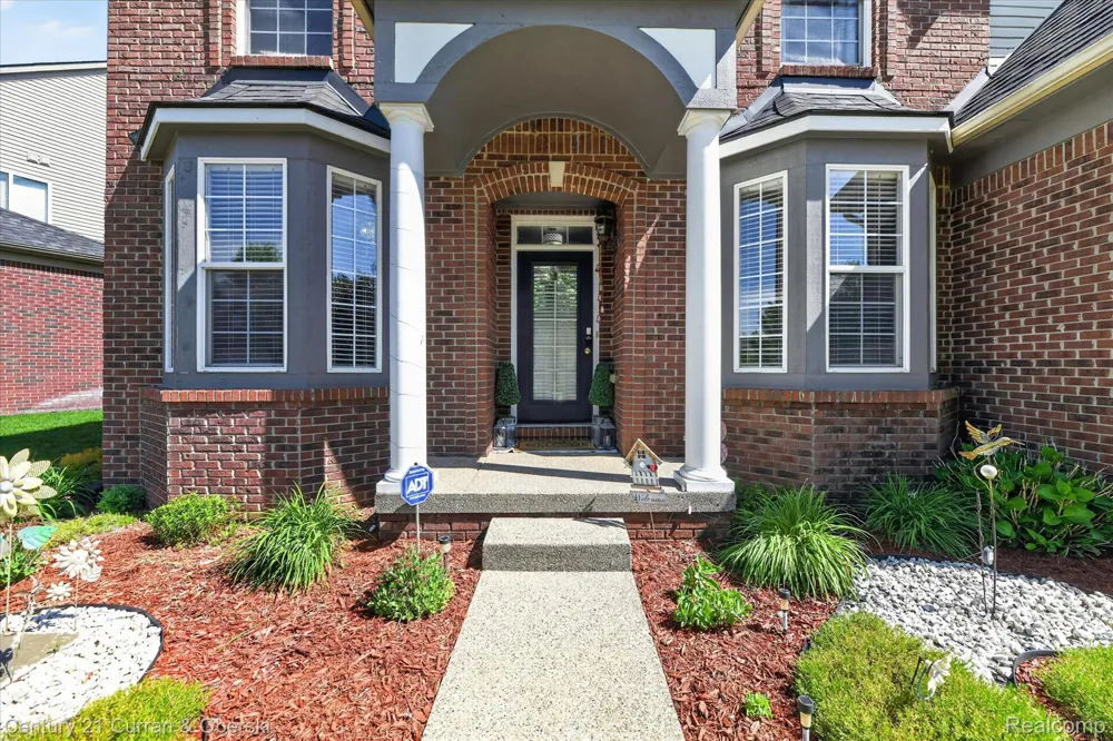 6827 Blackwell Shelby Charter Township, MI 48317