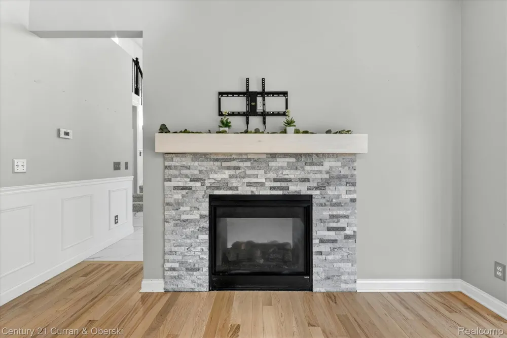 6827 Blackwell Shelby Charter Township, MI 48317