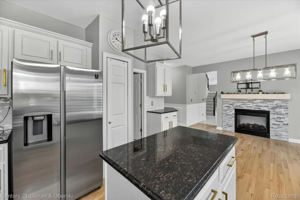 6827 Blackwell Shelby Charter Township, MI 48317