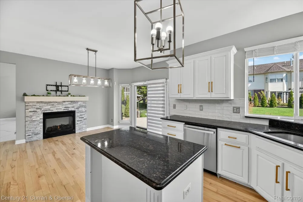 6827 Blackwell Shelby Charter Township, MI 48317