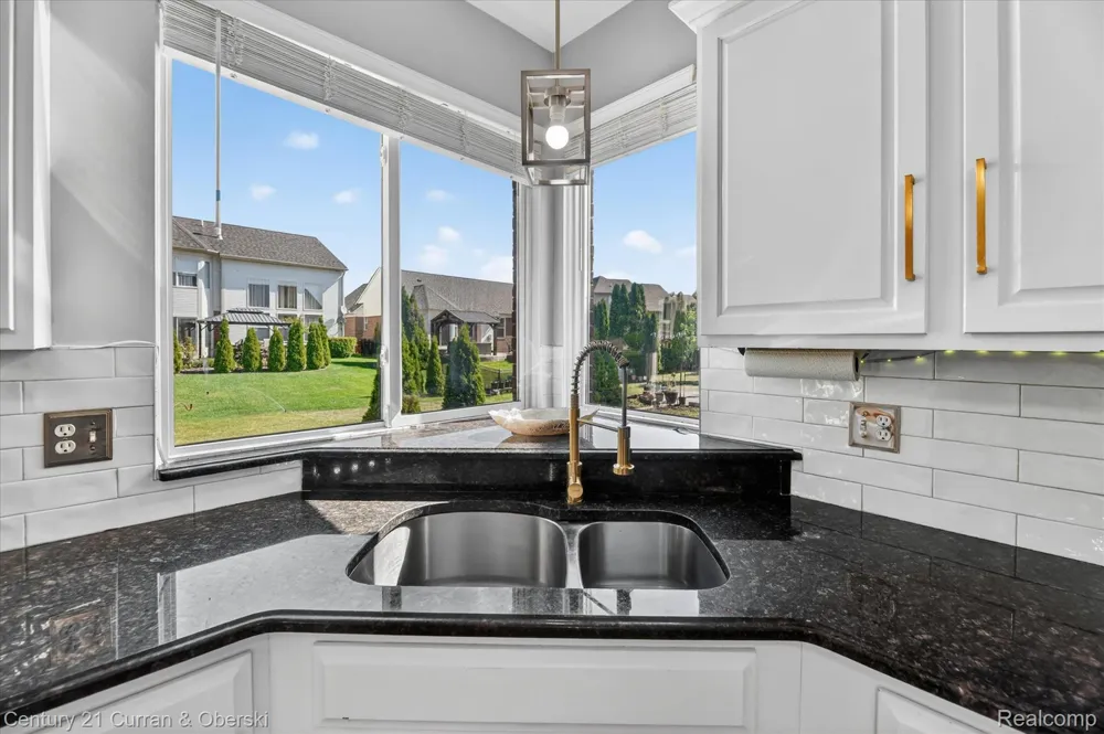 6827 Blackwell Shelby Charter Township, MI 48317